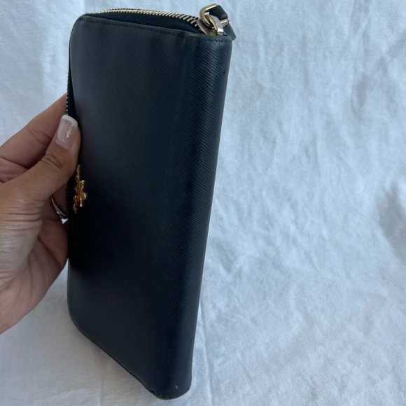 USED Authentic Prada Zip Wallet - Picture 2 of 11